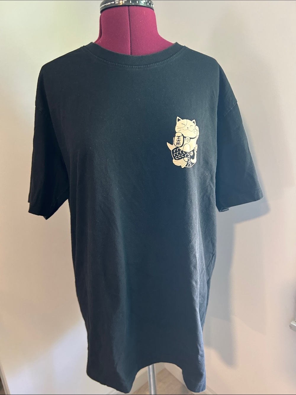 Black Short Sleeve Men’s Tee with Lucky Cat Graphic